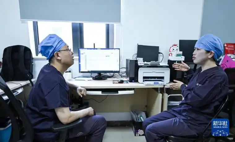 6969"提灯天使"是对护士的爱称.