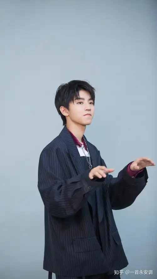 如何评价当红小生们的颜值