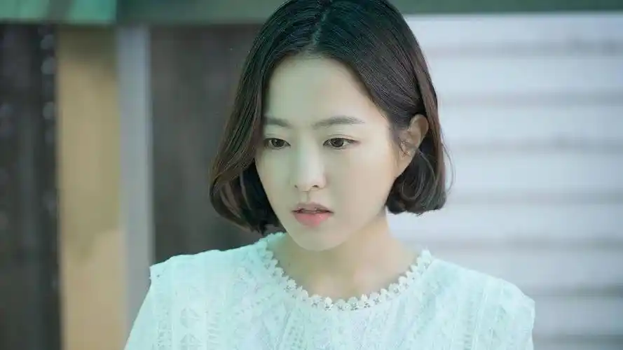 新韩剧李荷娜,申惠善纷纷染起气质「黑茶棕发色」