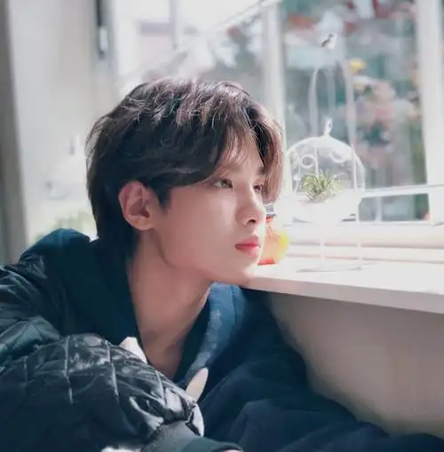 justin 黄明昊微博图自加滤镜by枯禹