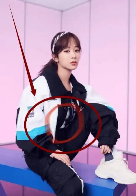 很多时候杨紫现身拍摄的照片都是有专业修图师精修之后才晒出来的,可