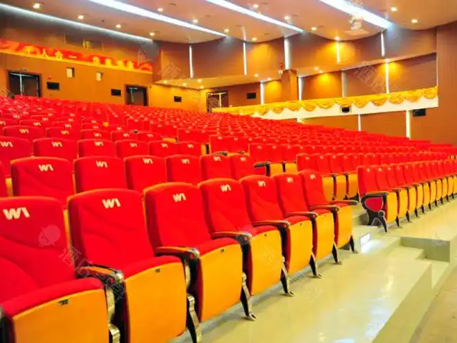 剧院式会议室阳光大舞台