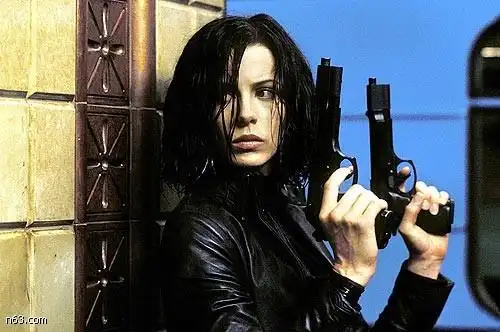 《黑夜传说》剧照-500x332.56k. -影视剧照 jz.n63.com