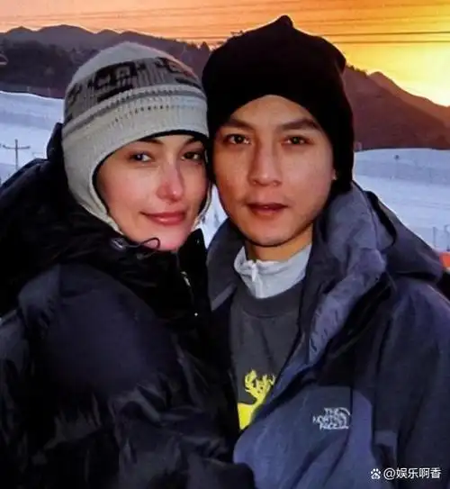 吴彦祖庆祝结婚14周年亲手为老婆做蛋糕发文称没她我活不下去