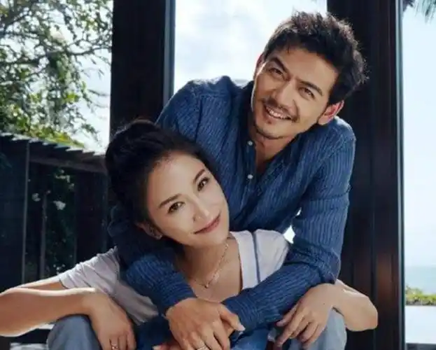 回顾杨烁从顶级男神到受人唾弃他是如何走向堕落的