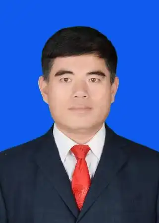 9田亚维-蓝底证件照