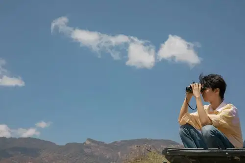 王俊凯karrywang工作室 美好不期而遇,透过望远镜看风景的少年王俊凯