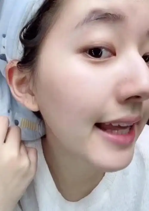 赵露思哭戏太惨,纯素颜比化妆还美,但这护肤方式真是绝了!