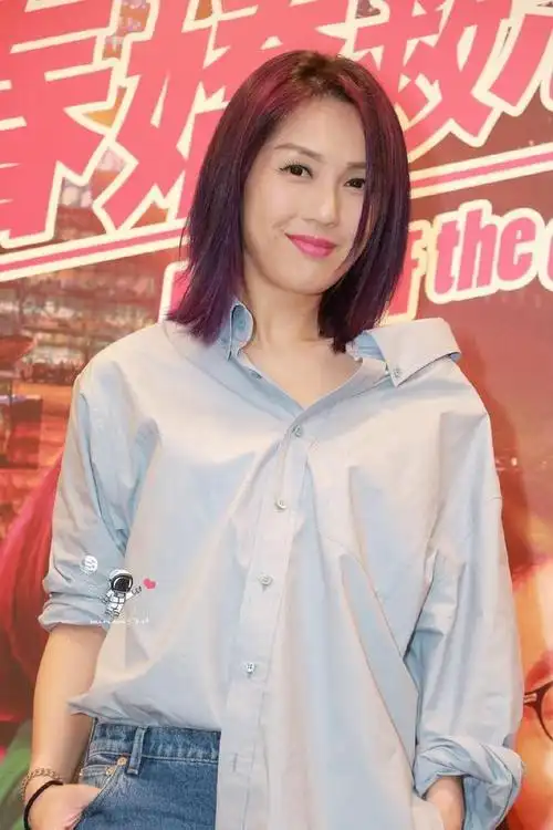 没有杨千嬅的时尚感就别弄这么晃眼睛的发色真挺难驾驭的