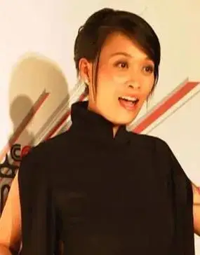 "那英对那位男士心生倾慕,比赛落幕之际,经由毛宁的引荐,她与高峰共进