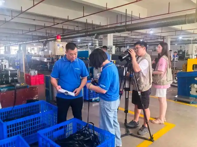 录制了公司的作业流程,为甲方客户和消费者展示了真实,直观的生产场景