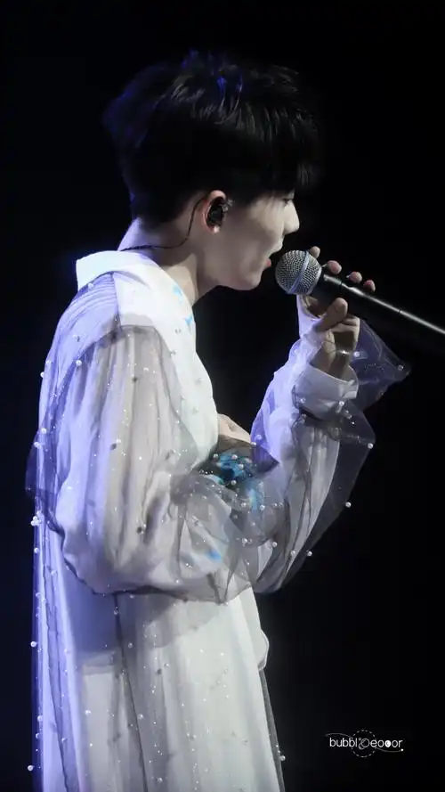 来自20年《不染》《我爱你》    #马嘉祺灿烂的花园