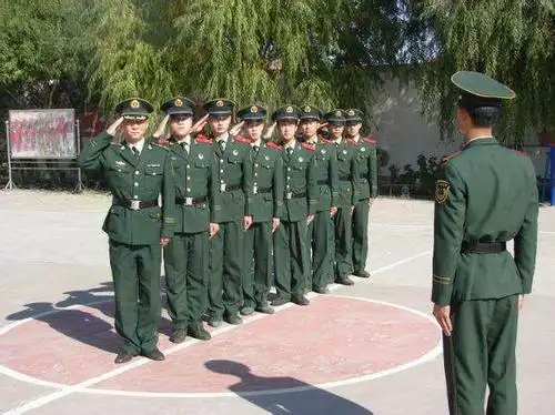 部队的班长是多大官?如何才能当好班长?