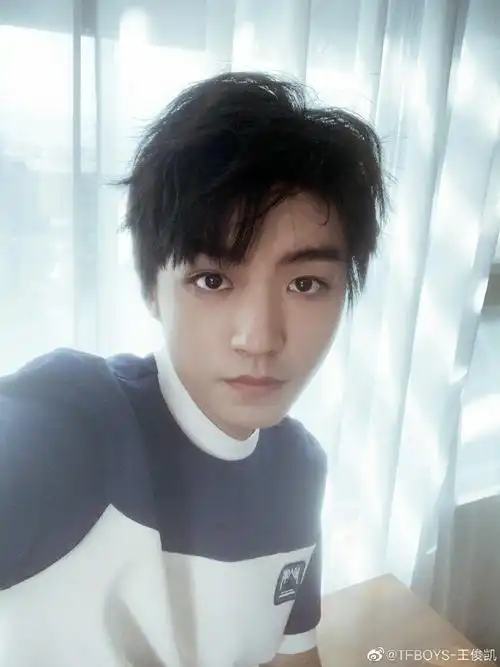 置顶王俊凯公开行程合集(待更新)    2024年:觊觎凯色  2023年:觊觎凯