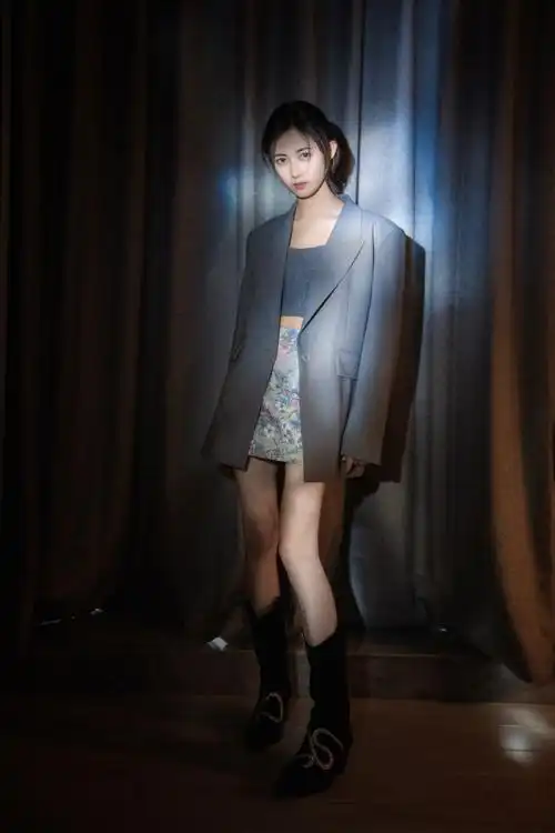 陈钰琪超话今天是有西装短裙版@陈钰琪yukee的一天#今天梦里见