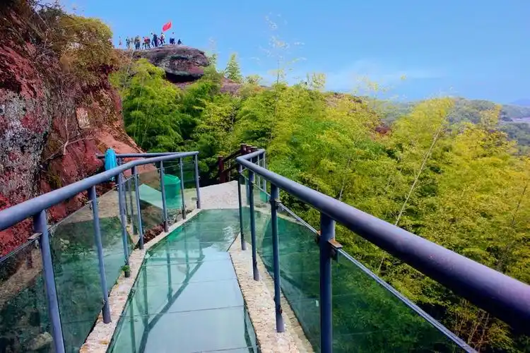宁波裘岙狮山玻璃观景平台又一处网红地