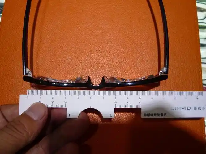 超薄高度近视眼镜(-2000度)经典案例析