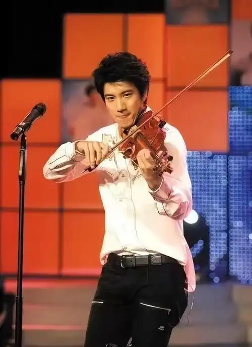 王力宏2年4场官司大获全胜!首次登上《歌手》补位舞台