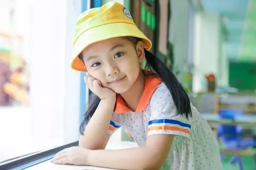 小金星斯麦尔幼儿园大班女生个人照