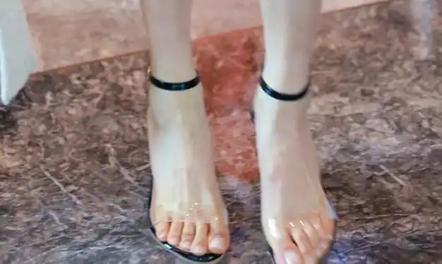 江苏之花杨超越美腿玉足近景特写看完后大家有什么感想