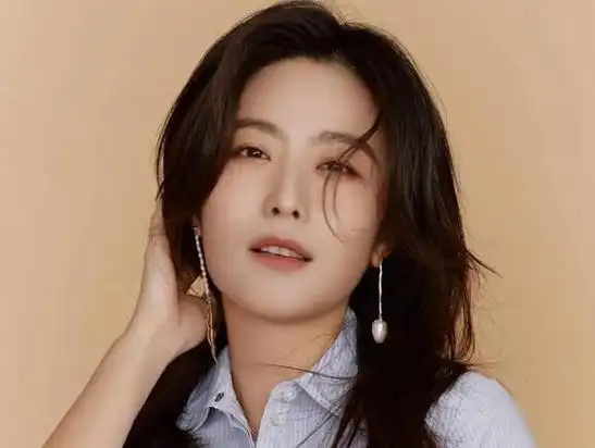 我爸知道,要是徐百慧决定结婚,那她就得承担起婚姻的责任和义务,这也