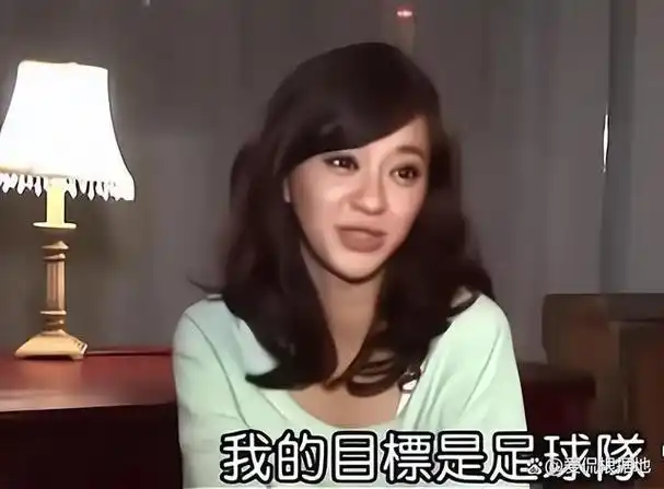 然而,观察陈意涵与其他男艺人,甚至已婚男艺人之间的互动,绝对不容易