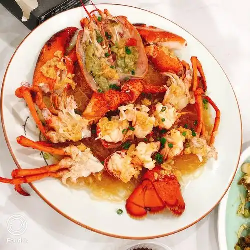 蒜蓉粉丝蒸大龙虾. 新鲜大龙虾肉质太筋道啦!