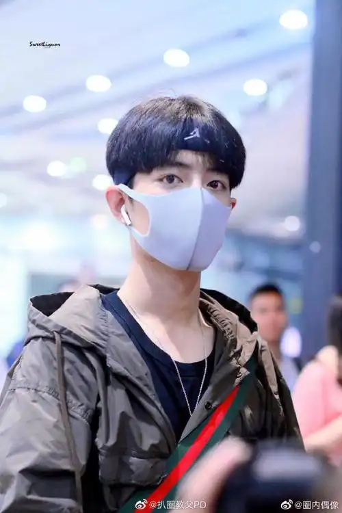 肖战发带造型小合集 活力十足青春洋溢为之疯狂心动