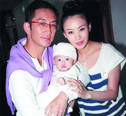 图吴启华老婆石洋子曝光吴启华石洋子举行荧屏婚礼