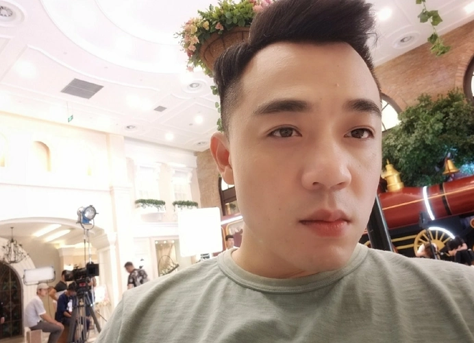 安家的秦涛戏外凭霸王别姬出道拍武打戏时曾险些丧命