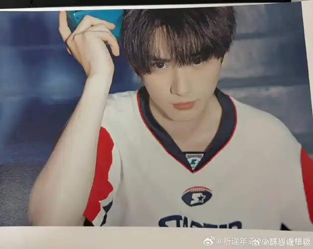 经历过至暗时刻,才能成为一束光 @时代少年团-丁程鑫