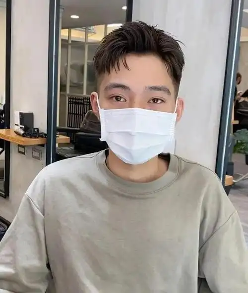 发际线高的男生建议剪这3款发型潮流帅气拯救颜值