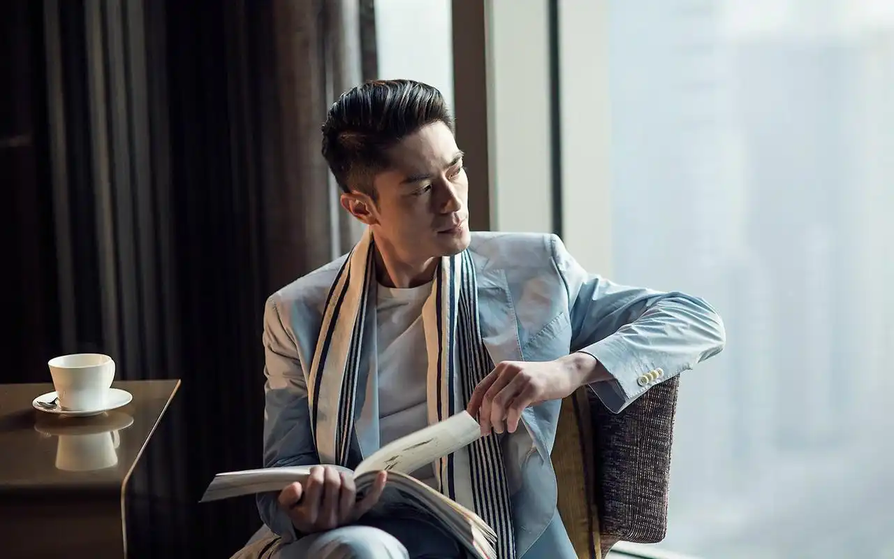 霍建华西装帅气代言写真电脑桌面壁纸图片下载