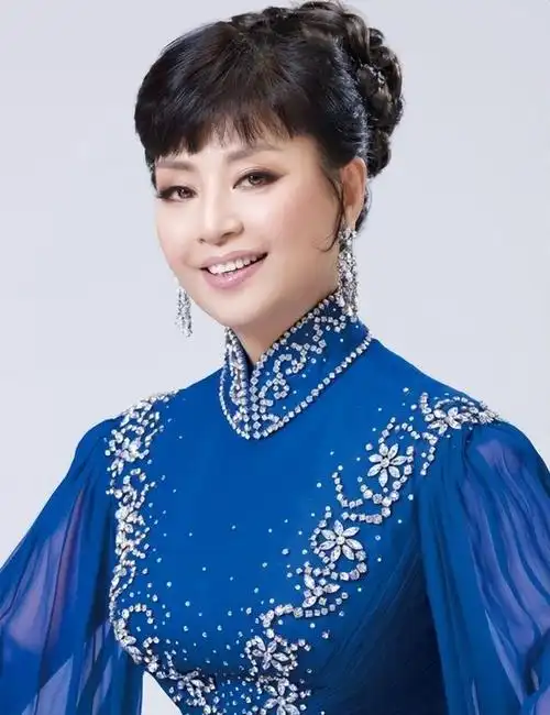 著名歌唱家殷秀梅:一婚闪婚闪离,42岁嫁法国贵族,66岁无儿无女