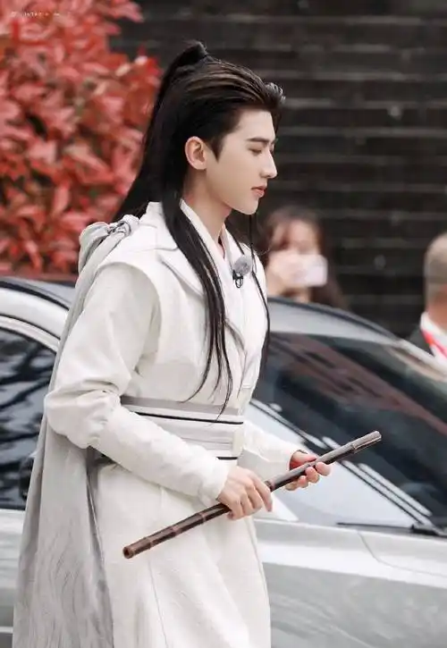 原创蔡徐坤奔跑吧路透曝光古装扮相好惊艳风度翩翩宛如画中仙