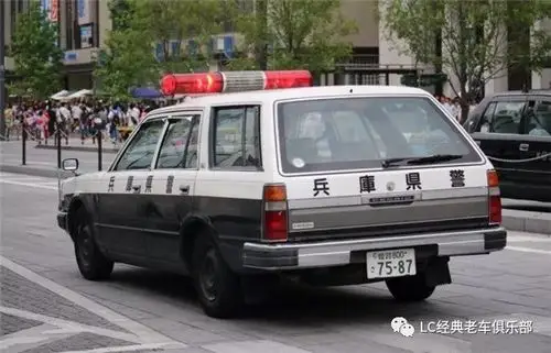 日本的警车长什么样