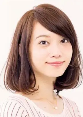 可爱包子脸女生适合的显瘦有气质的发型图片