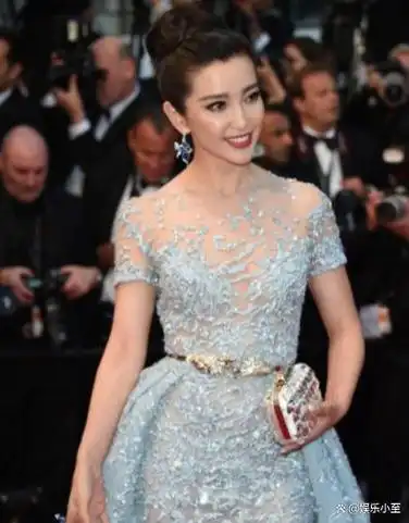 赘肉,大粗腿,五五分,未修图里的明星身材,才是另一种人间真实