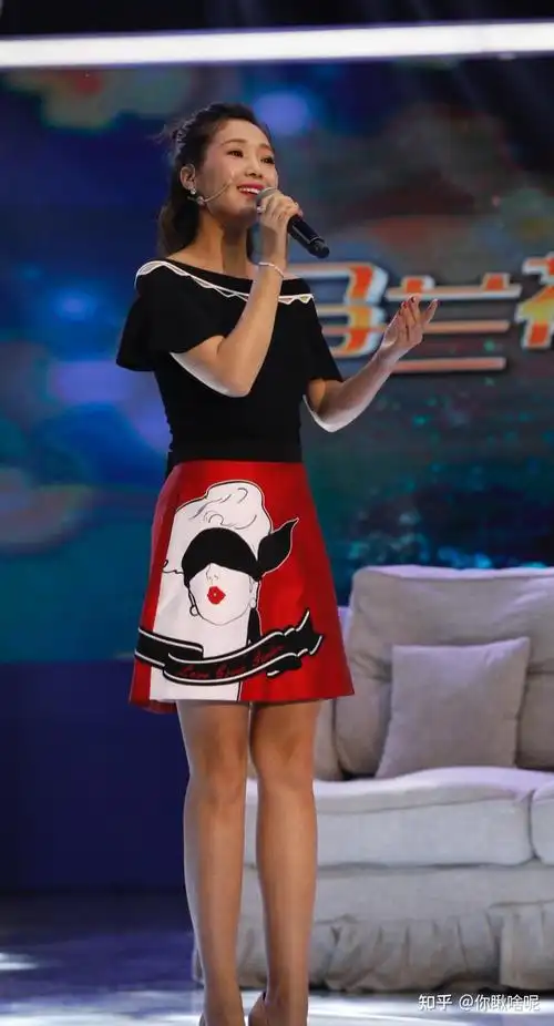 歌手云朵:本是餐厅服务员,18岁后拜师刀郎,与师傅情同父女 - 知乎