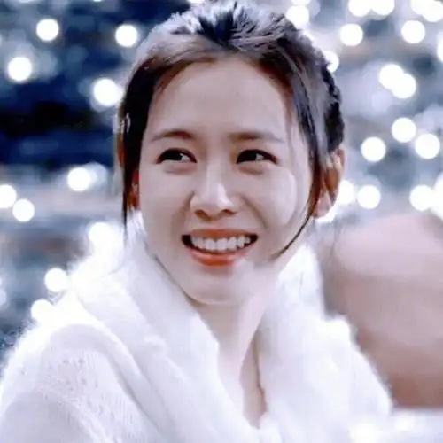 孙艺珍现在状态真的很好,又想起了以前拿姐姐的照片做头像的日子了