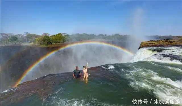 令人叹为观止的"魔鬼游泳池",敢去挑战?世界上最危险的游泳池