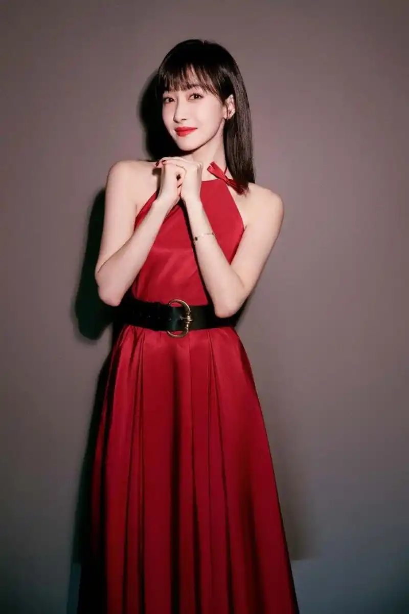 宋茜红裙来袭,给大家整理了一下,罕见超高清照片,真是大爱了,试问这样