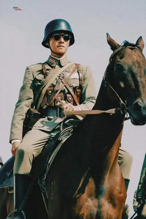 杨洋军装海报来袭,网友纷纷点赞:这才是我们期待的军人形象