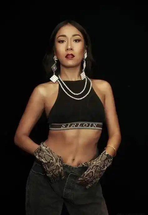 有一种"整容"叫吉克隽逸卸妆,素颜照曝光后网友:为啥要扮黑_乐坛_音乐