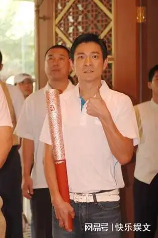 62岁刘德华为甘肃捐款800万低调行善不愿官宣个人捐款超14亿