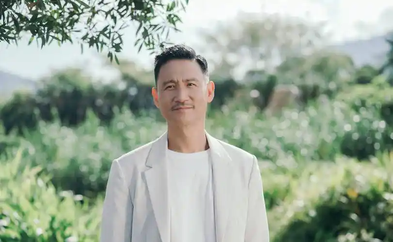 张学友自曝近几年收入全无,和妻子住在4.