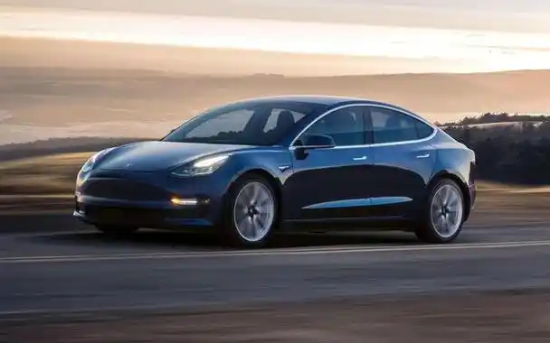 39.2万提特斯拉model3,再去开比亚迪汉dmp,狂扇自己大嘴巴