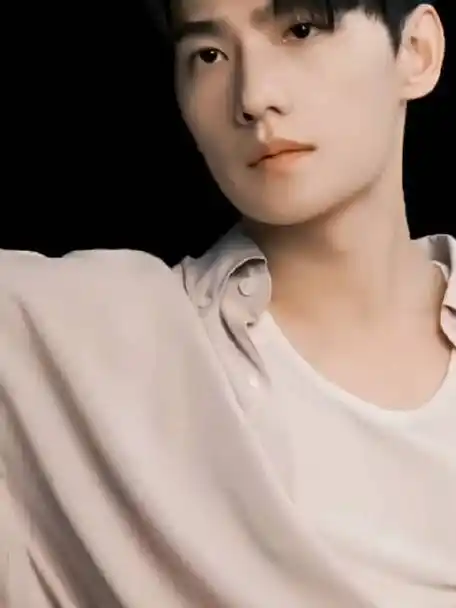 杨洋韩立#总有人容易陷入暮色的温柔里我也如此喜欢你的眼睛像是会