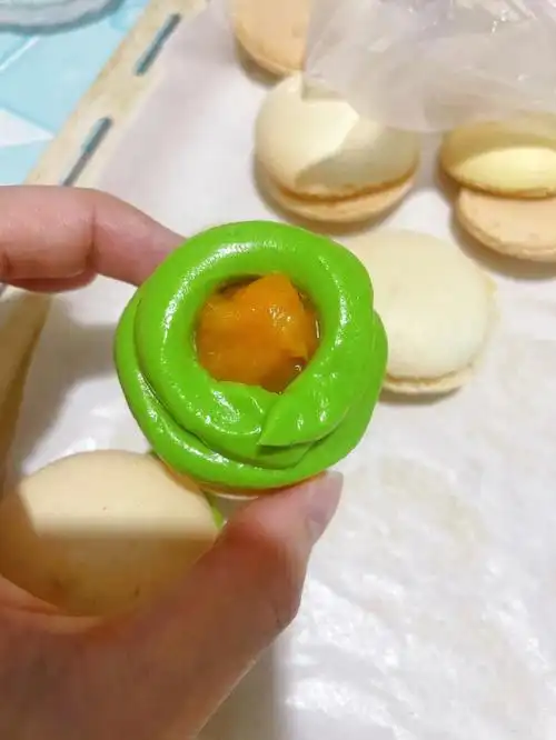 简易版开心果马卡龙