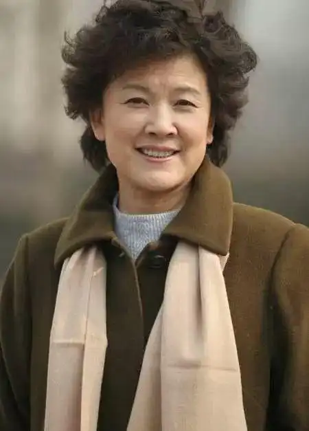 宋春丽,德高望重的老一辈表演艺术家,塑造的许多经典角色,都成为了那